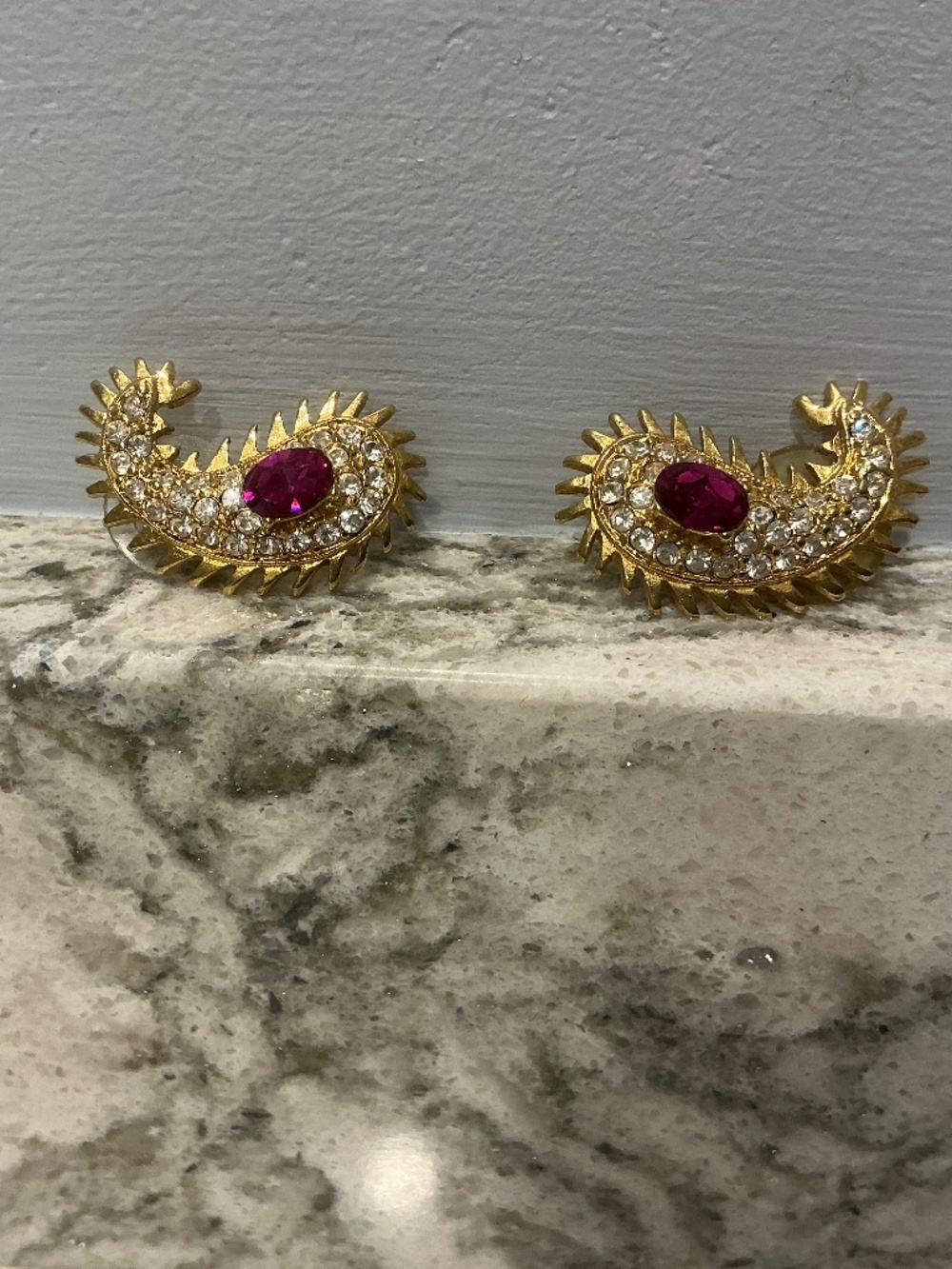 Vintage KJL Kenneth Jay Lane Maharani Paisley Gold Pink Stud Post Earrings